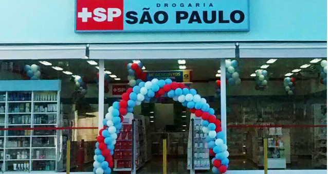 Primeira a funcionar 24h na capital, Drogaria São Paulo completa