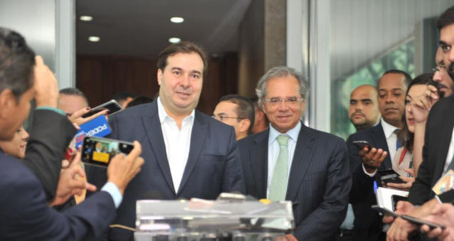 Rodrigo Maia e Paulo Guedes após reunião