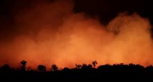 Fumaça decorrente de incêndios na Amazônia clareia céu na região de Humaitá, no Amazonas
