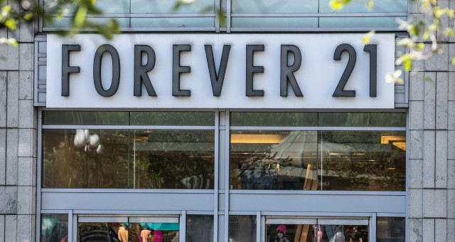 Forever 21 vai fechar lojas no Brasil até domingo e faz queima de estoque