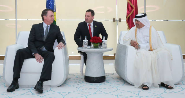 Jair Bolsonaro com o Presidente da Qatar Airways, Akbar Al Baker
