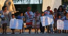Protesto dos indígenas Guarani Kaiowá em frente ao Supremo Tribunal Federal, em Brasília