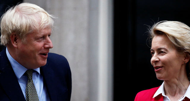 Ursula von der Leyen, presidente da Comissão Europeia, durante encontro com o primeiro-ministro britânico, Boris Johnson