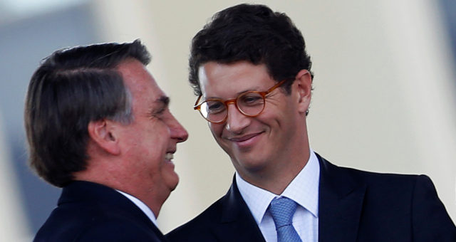 Bolsonaro segue conselho da “boiada” de Salles e qualifica ...
