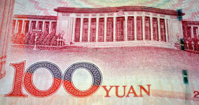 China age para conter queda do iuan ao encarecer aposta contra a moeda