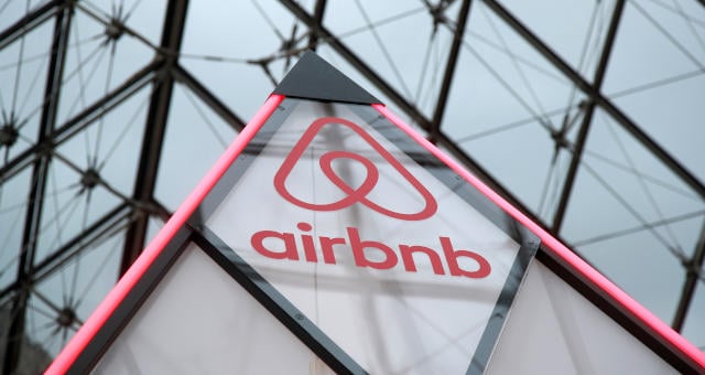 Estadias na Airbnb superam oferta combinada de grandes redes de hotéis, diz empresa