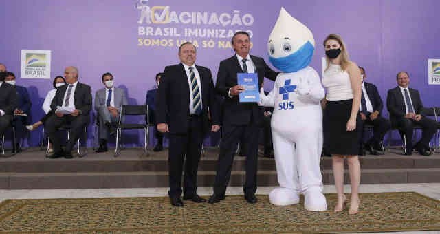 O Presidente Jair Bolsonaro, participa do lançamento do Plano Nacional de Operacionalização da Vacinação Contra a Covid-19.