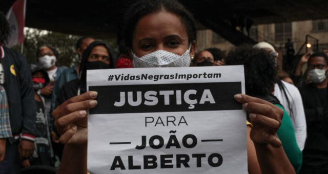 Negro João Alberto.