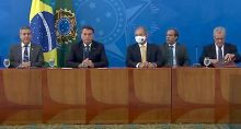 Entrevista coletiva do presidente Jair Bolsonaro, com o ministro da Economia, Paulo Guedes, e o presidente da Petrobras, Roberto Castello Branco, em 05 de fevereiro de 2021