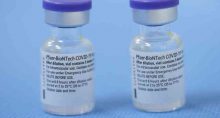 Recipientes de vacina da Pfizer contra a Covid-19