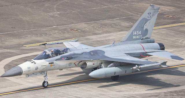 Caça na base aérea taiwanesa de Tainan, no Taiwan