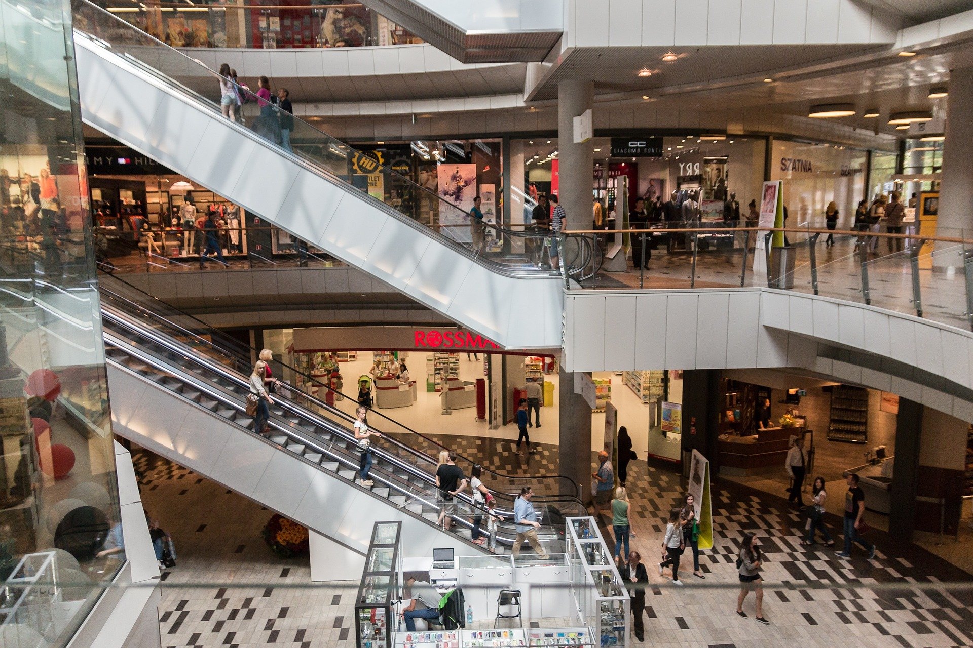 Fundos imobiliários aceleram onda de consolidação de shoppings - Estadão