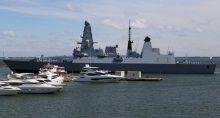 Navio britânico de guerra HMS Defender