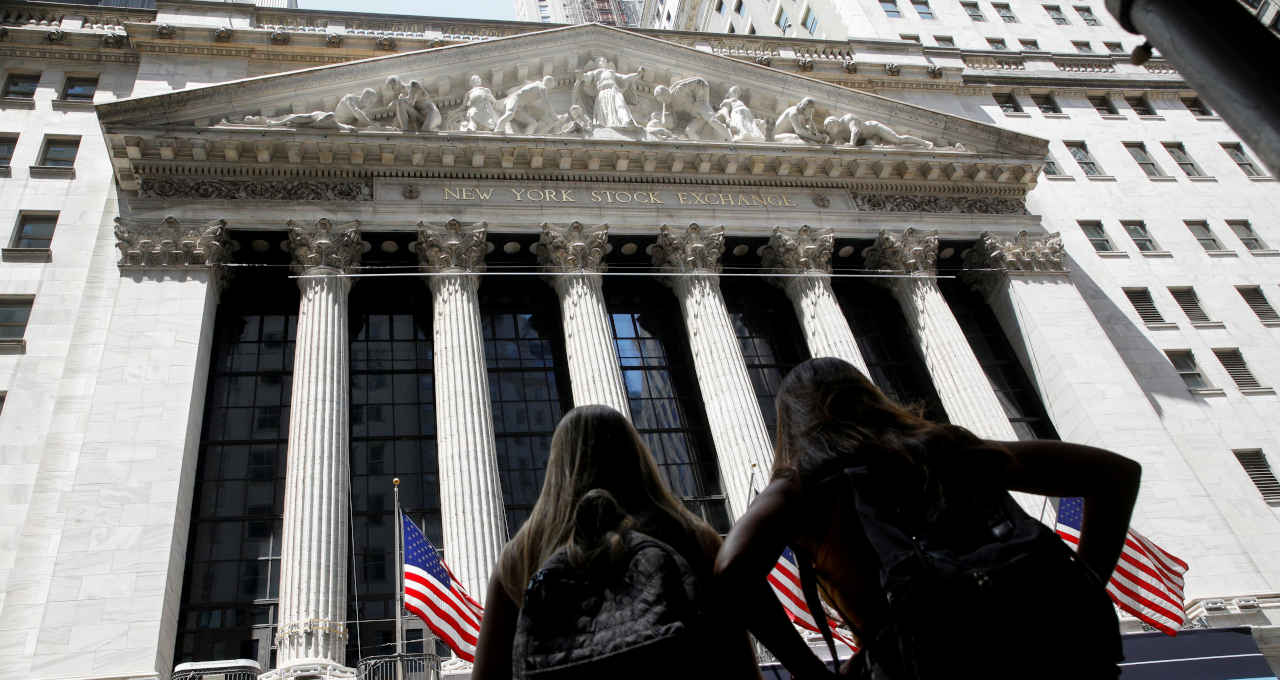 Wall Street: S&P 500 fecha em alta com impulso de setores defensivos e tecnologia