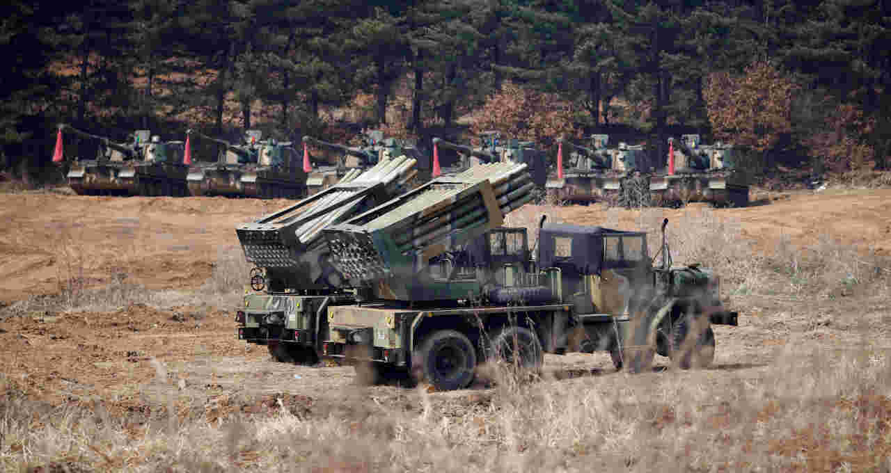 Exercícios militares perto das duas Coreias em Paju