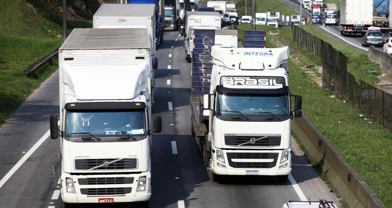 Confederação de caminhoneiros autônomos evita greve e segue apostando em diálogo