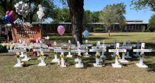 Robb Elementary School homenagem memorial vítimas massacre