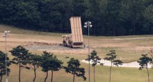 Interceptador do sistema de escudos antimísseis norte-americano THAAD em Seongju, na Coreia do Sul