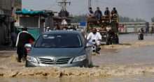 Enchente em Nowshera, no Paquistão