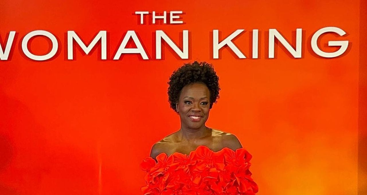 A Mulher Rei  Viola Davis chega ao Brasil e divulga fotos