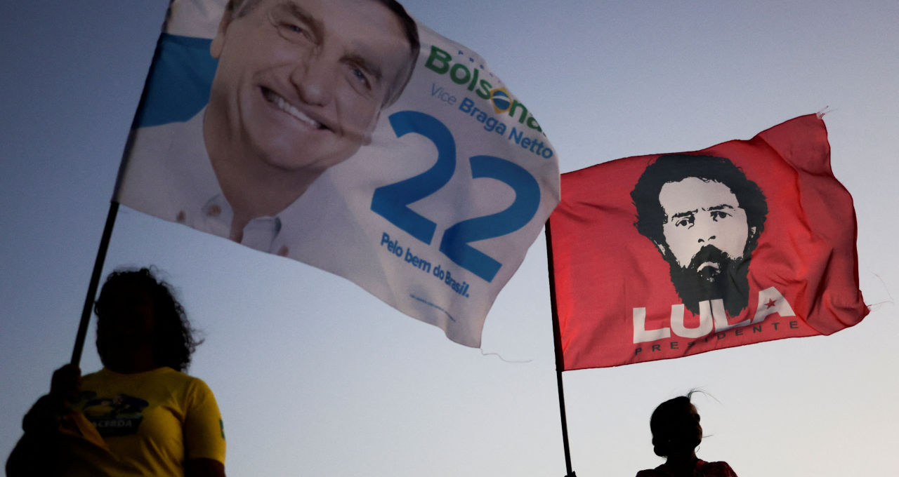 Apoiadores de Lula e Bolsonaro se manifestam em Brasília