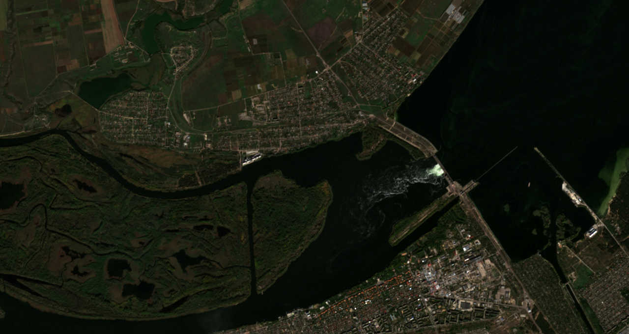 Imagem de satélite mostra barragem Kakhovka