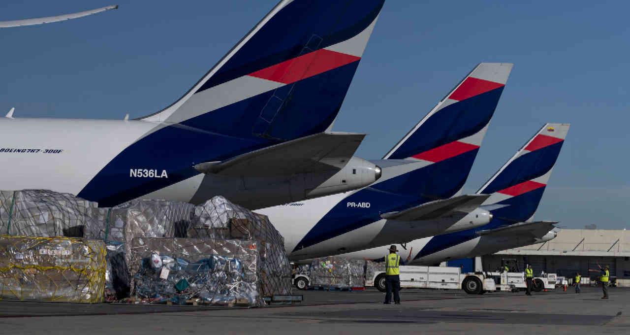 Latam Airlines avião companhia aérea aviação recuperação judicial falência
