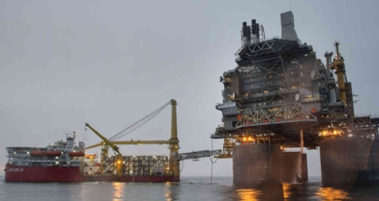 Rosneft petróleo produção rússia plataforma extração commodities energia
