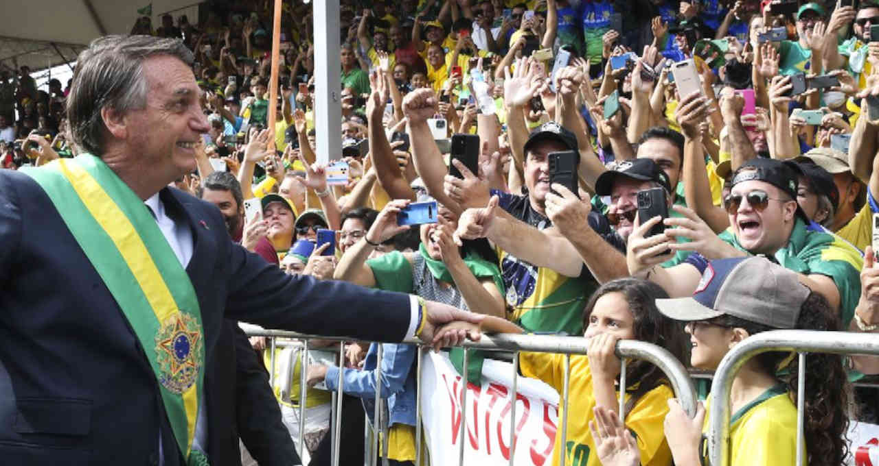 Presidente jair messias bolsonaro desflie 7 sete setembro brasília dia independência imbrochável 2022 22