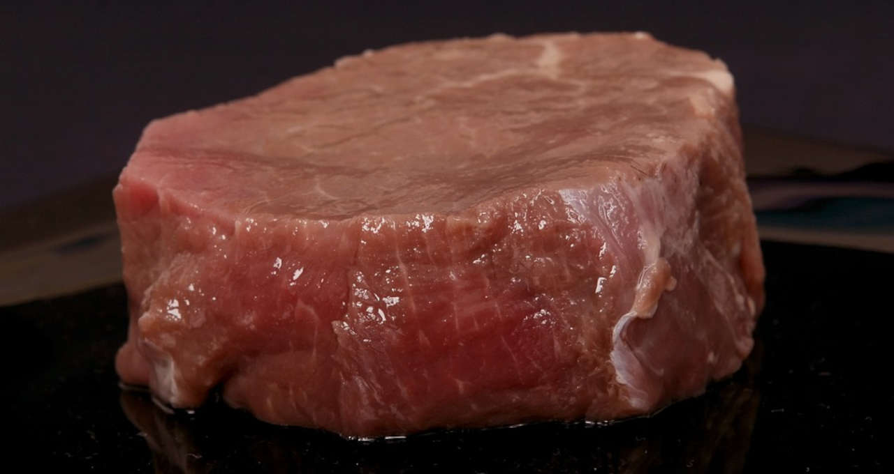 Ações dos frigoríficos disparam após fim do embargo da China à carne bovina; Minerva (BEEF3) salta 5%