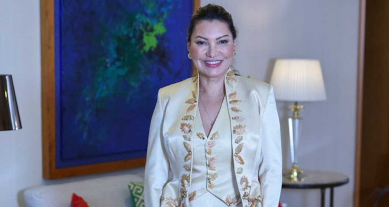 Michelle Bolsonaro confunde funeral da rainha com desfile de moda