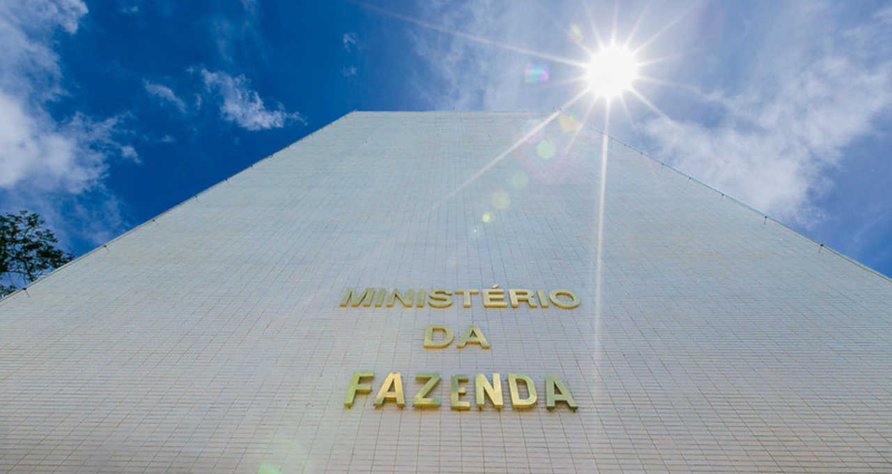 Governo central ministério fazenda economia arcabouço fiscal superávit ldo 2024 orçamento