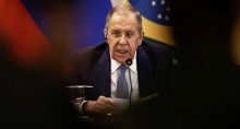 Chanceler russo, Sergei Lavrov, dá declaração à imprensa em Brasília