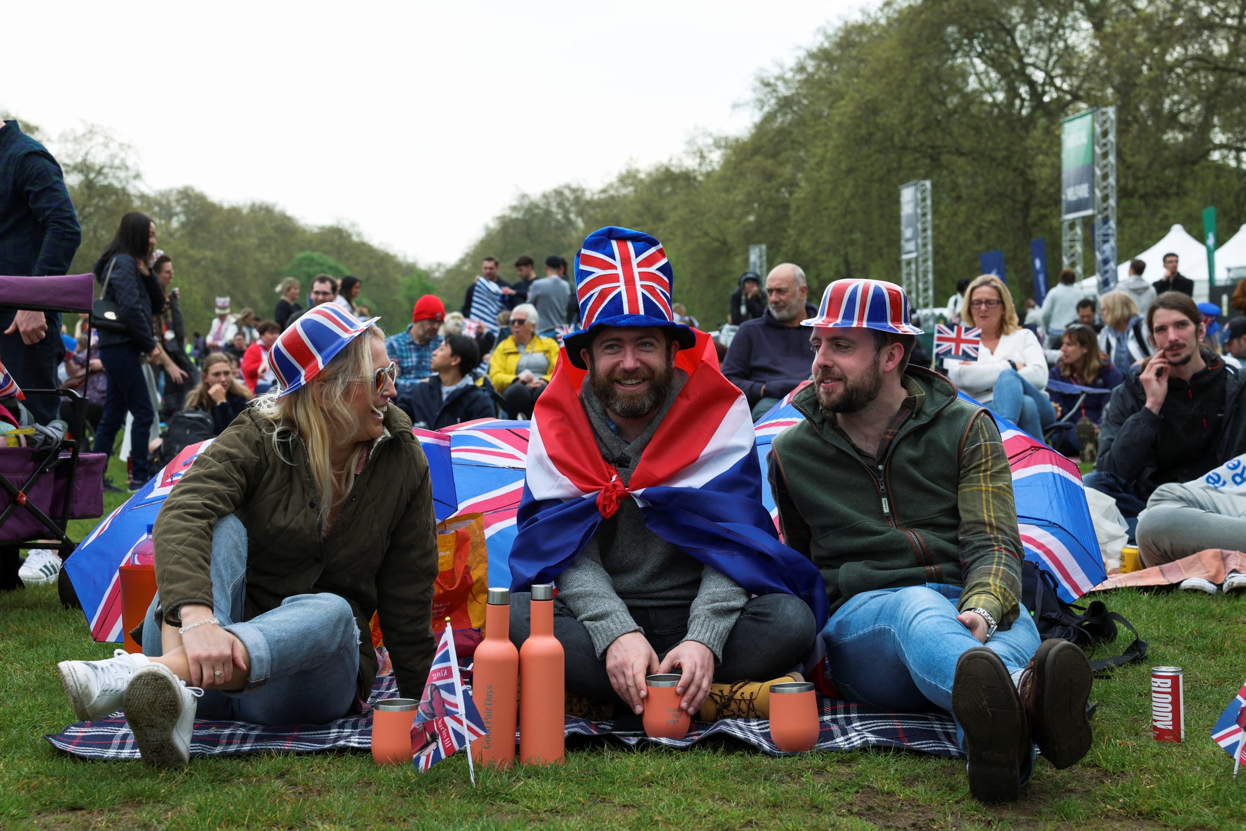 Público no Hyde Park no dia da cerimônia de coroação do rei Charles do Reino Unido, em Londres, 6 de maio de 2023. REUTERS/Emilie Madi