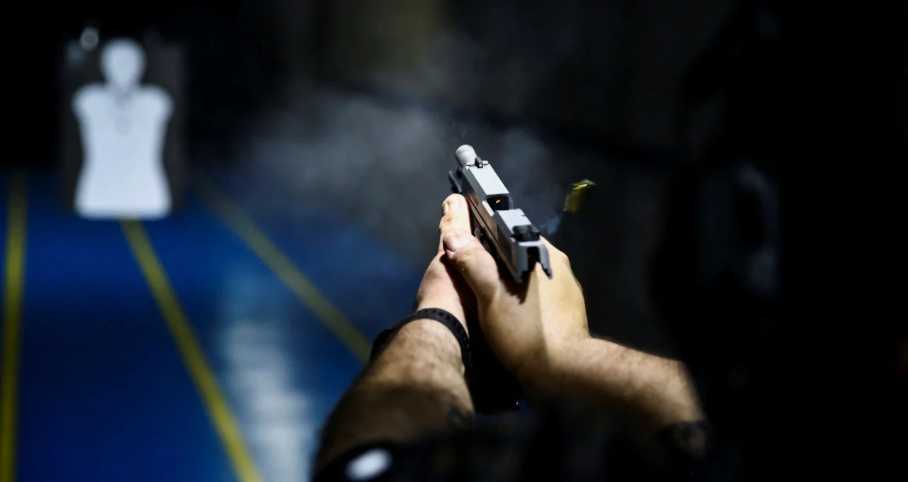 Homem dispara pistola em clube de tiro em São Paulo