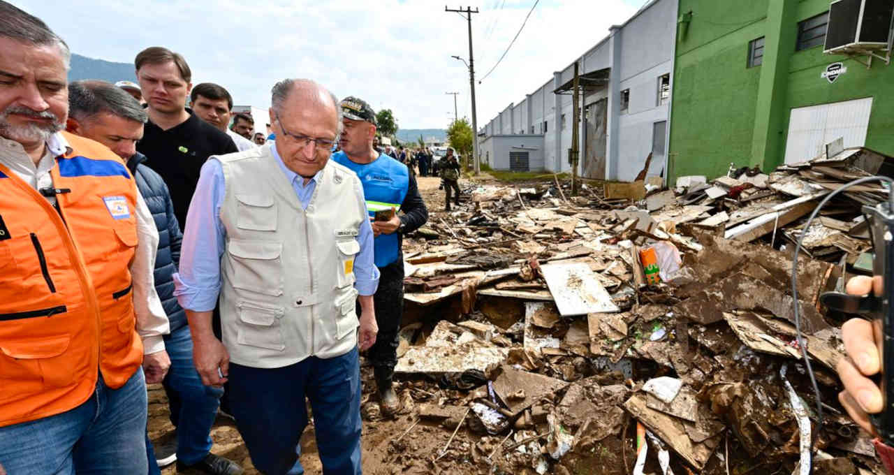 Geraldo Alckmin visita cidades atingidas por ciclone no Rio Grande do Sul