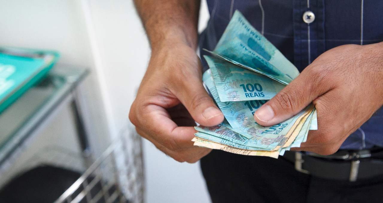Recursos de segurança elevam custo de produção das novas notas de R$ 50 e  R$ 100