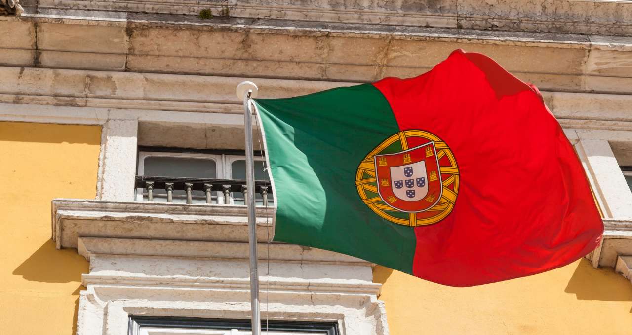 Americanos correm para Portugal antes de mudanças nas isenções fiscais para  expatriados