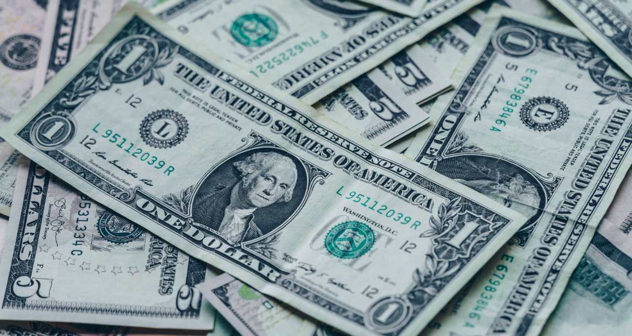 Dólar hoje: O que faz a moeda americana operar abaixo de R$ 4,90 - Seu  Dinheiro