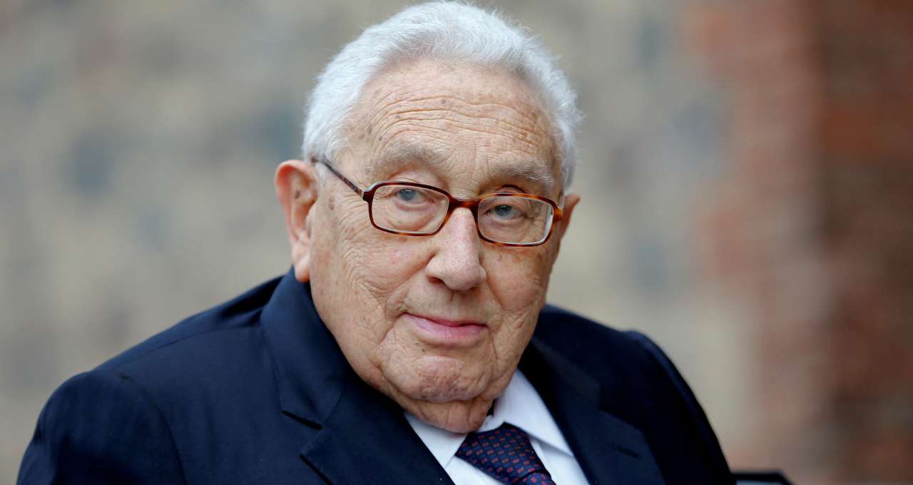 Henry Kissinger, ganhador do Prêmio Nobel, 100 anos