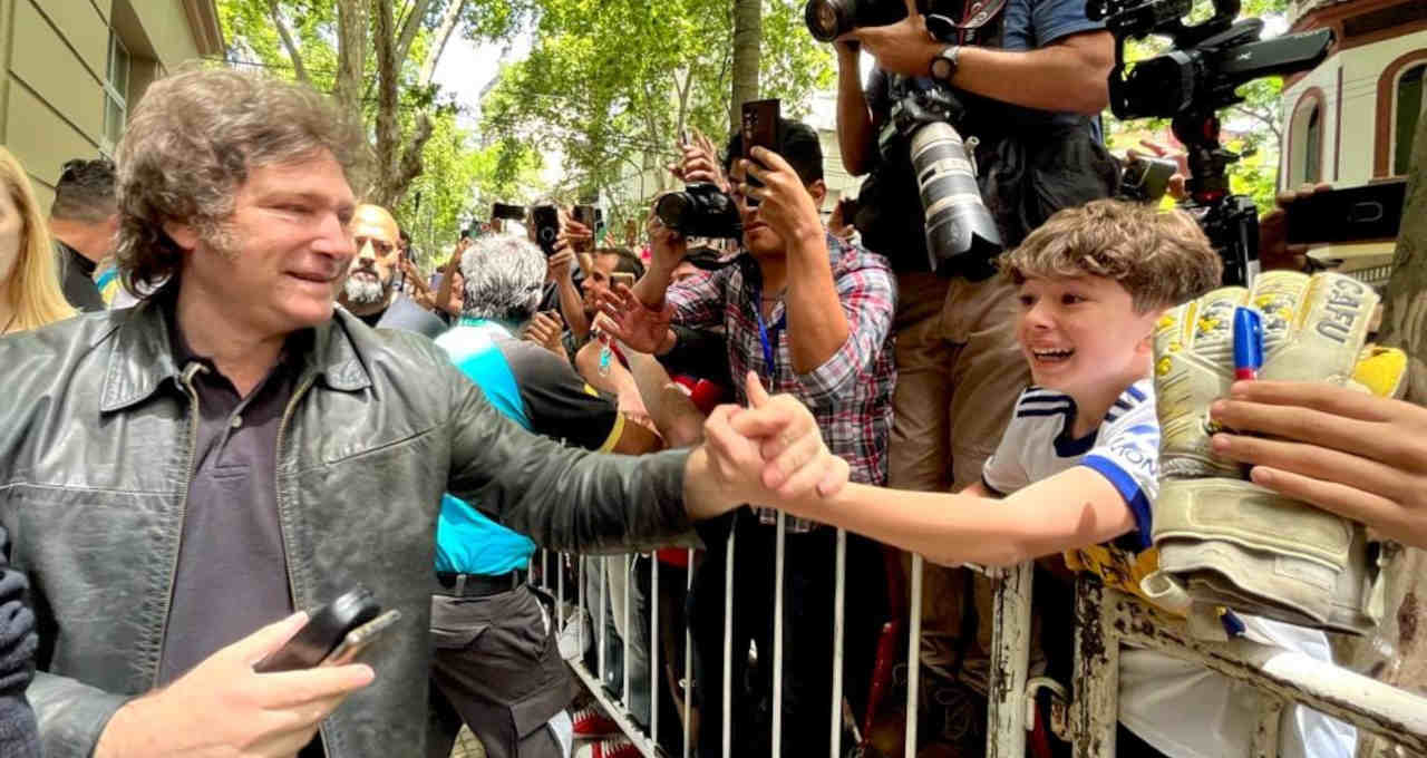 Javier Milei sai na frente eleição segundo turno apuração parcial argentina sergio massa 19 novembro 2023