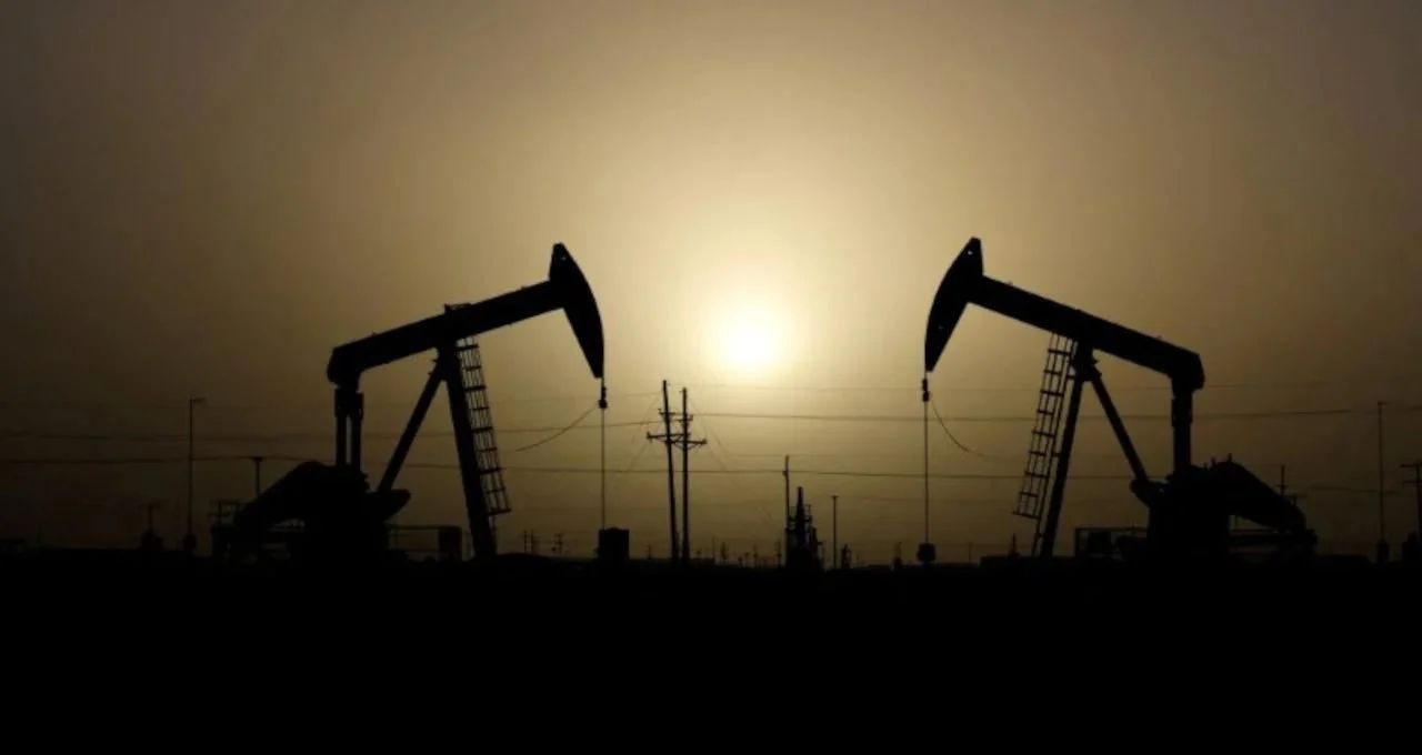 preço do petróleo flutua após conflitos no mar vermelho