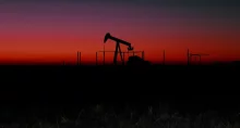 tensão no oriente médio altera preços do barril do petróleo
