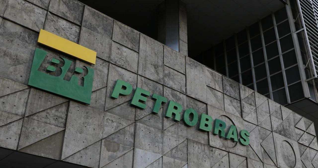 Petrobras (PETR4): Por que empresa pode criar fundo de dividendos para investimentos