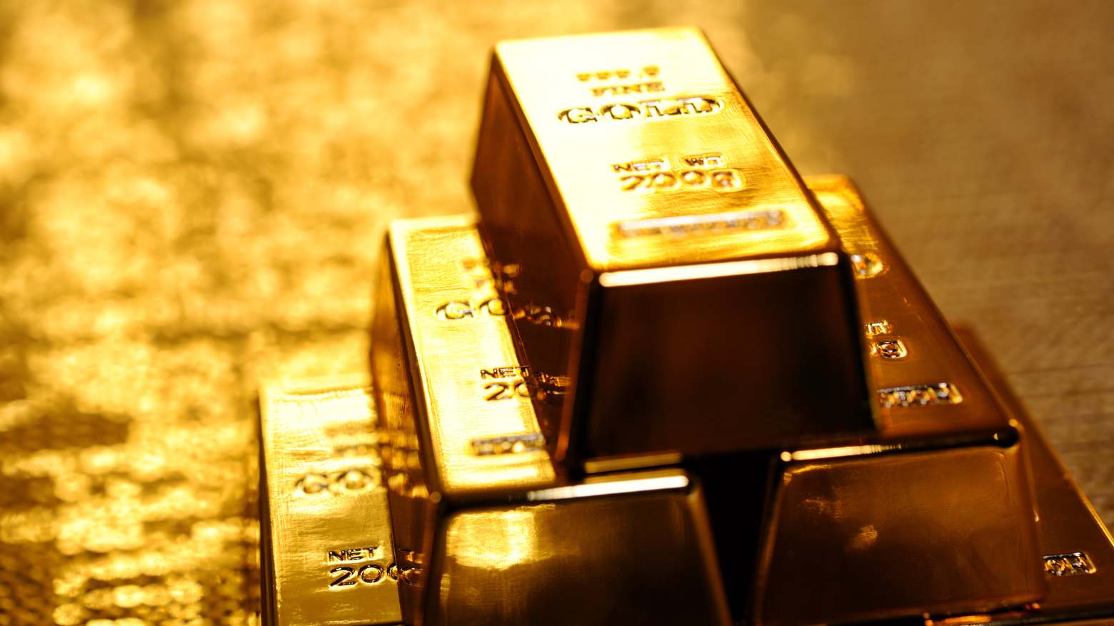 Ouro e dólar: saiba como proteger sua carteira com ativos clássicos
