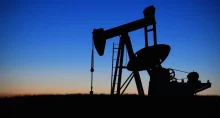 petróleo 17 04 recua dados economicos tensões oriente médio