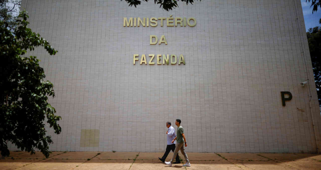 ministério da fazenda moody's altera perspectiva