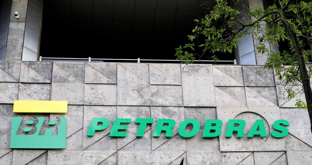 Petrobras (PETR4) encerra contrato com Unigel para retomada de produção de fertilizantes