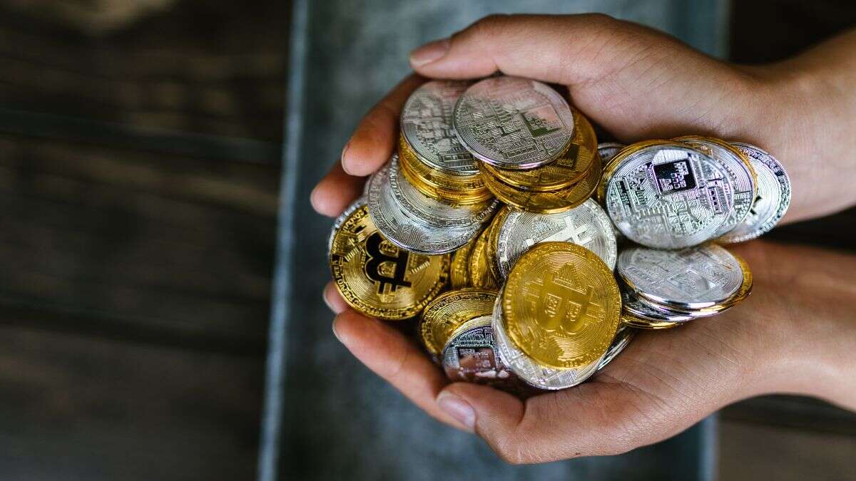 Bitcoin (BTC) chega aos R$ 396 mil e bate recordes de preço no Brasil